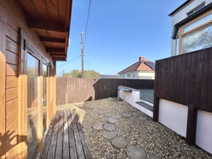 Photo 19- click for photo gallery